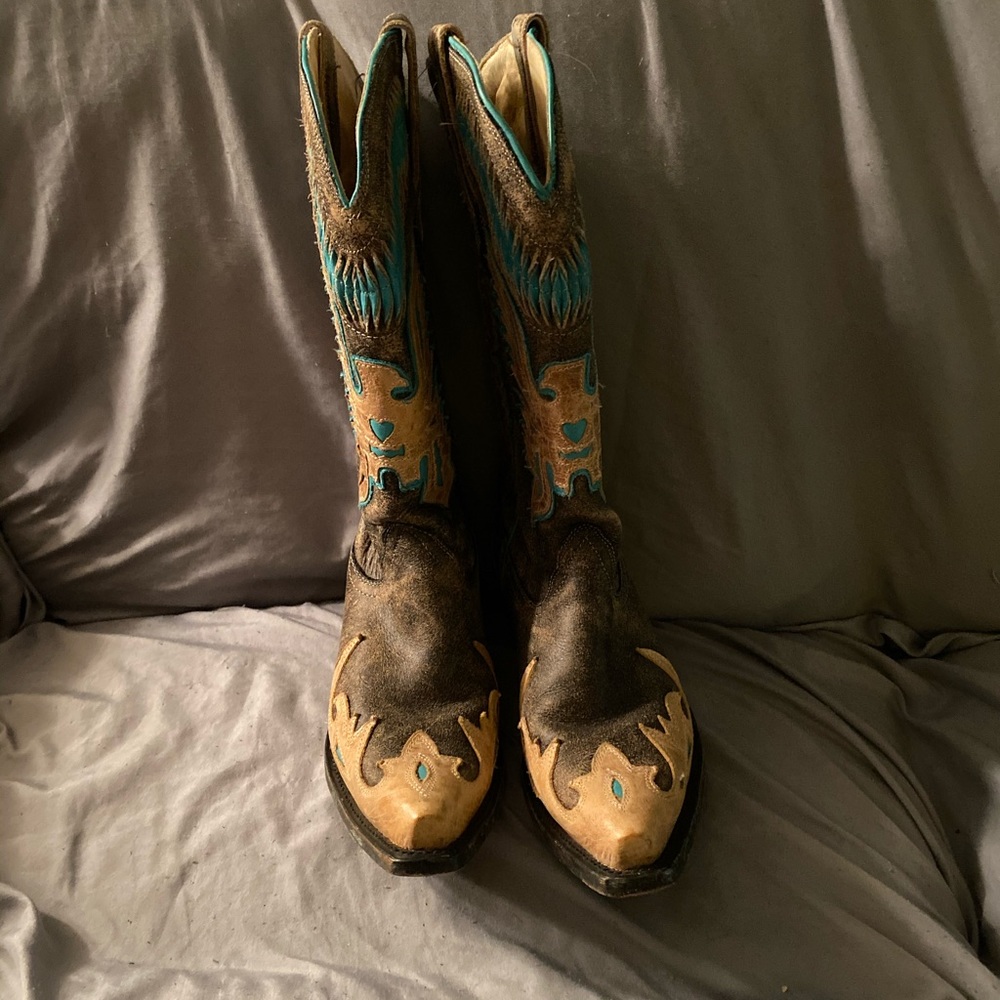 Buckle cowgirl boots